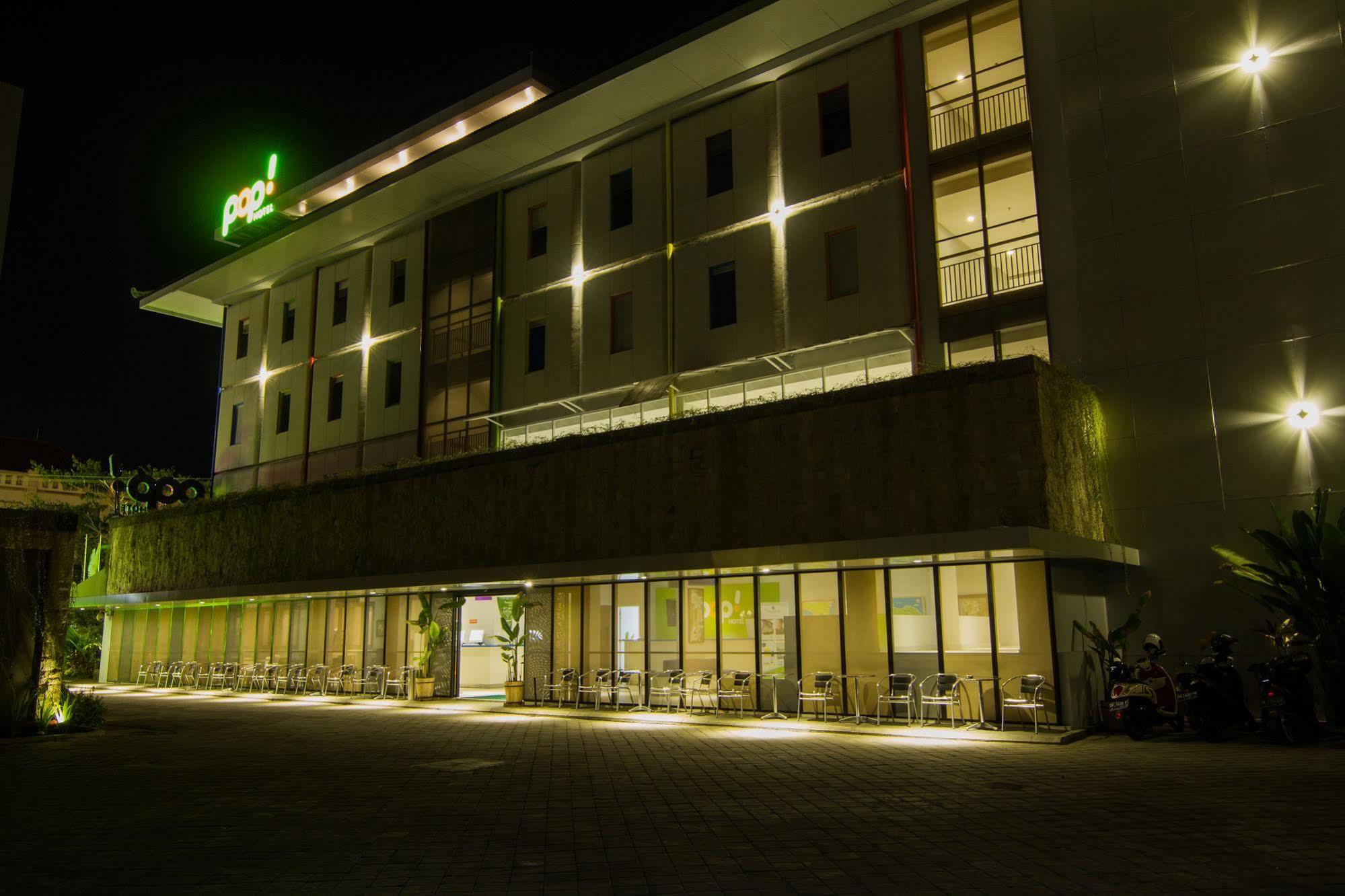 Hotel Urban Styles Hitz Kuta à Kuta Lombok Extérieur photo
